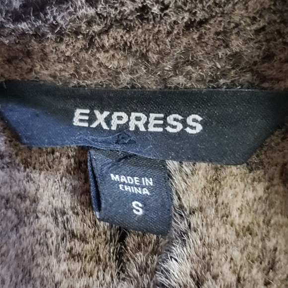 EXPRESS - Picture 2 of 9